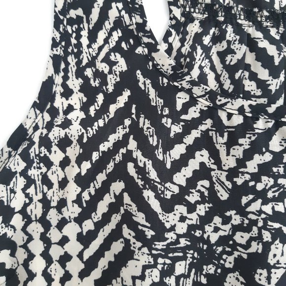 Abstract pattern tank top (small) - Picture 5 of 9